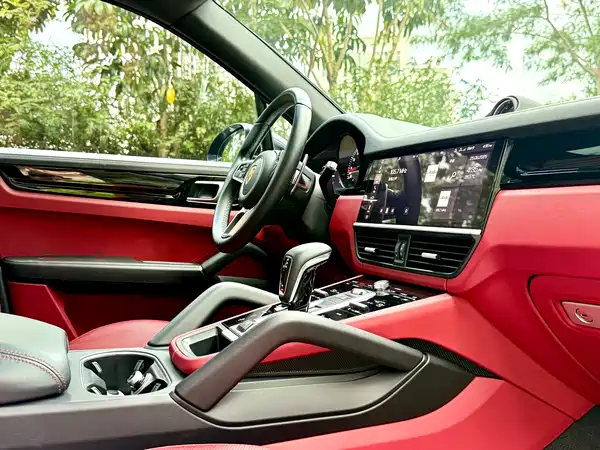 Porsche Cayenne 2021