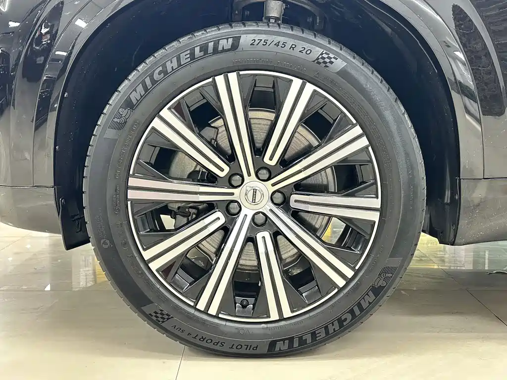Volvo XC90 2024 — фото 26