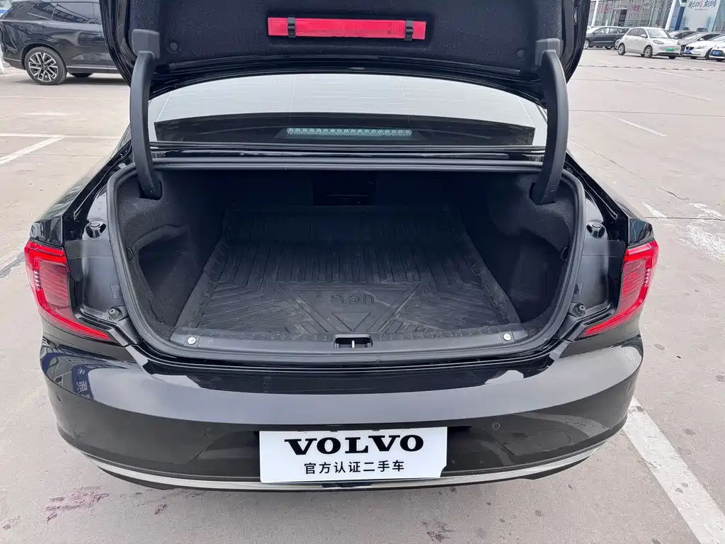 Volvo S90 PHEV 2023 — фото 14