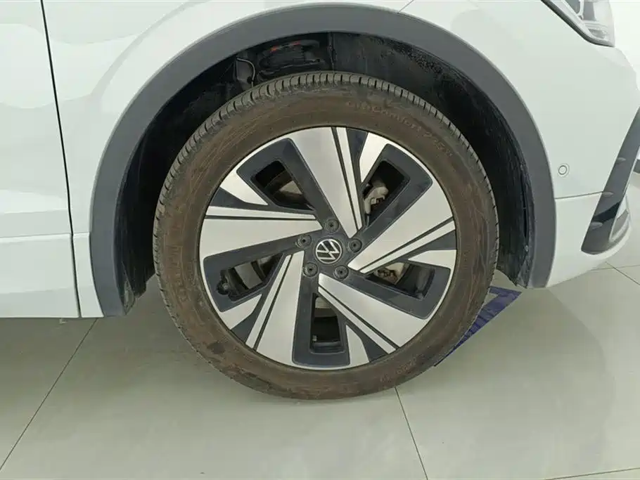 Volkswagen Tiguan L 2023 — фото 6