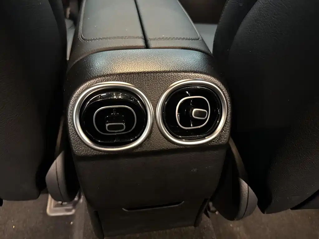 Mercedes-Benz C-Class 2022 — фото 10