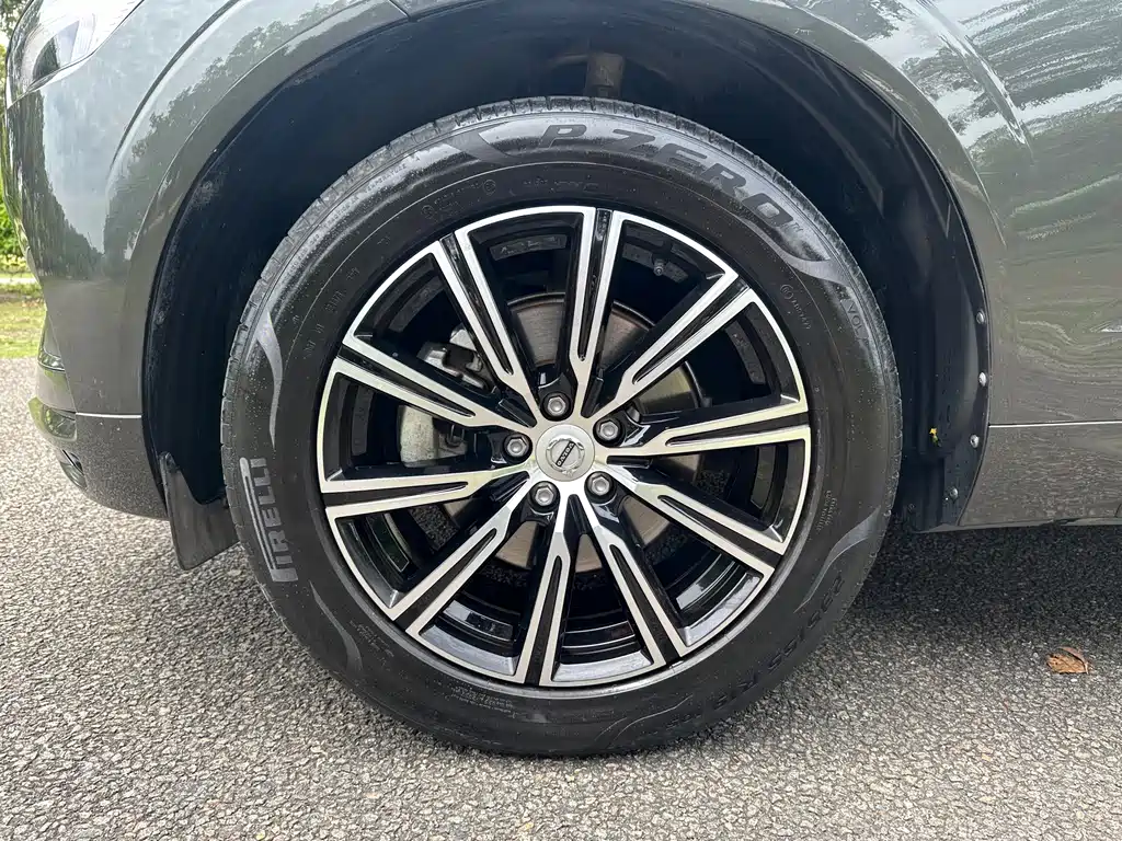 Volvo XC60 2021 — фото 10