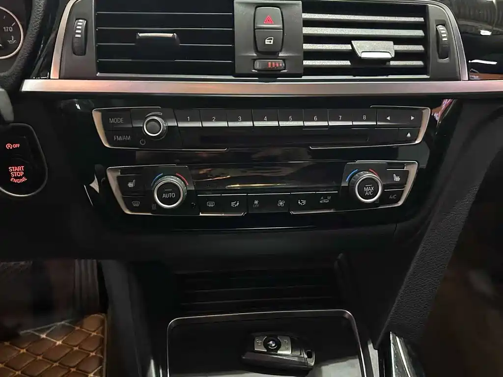 BMW 3 Series 2016 — фото 10