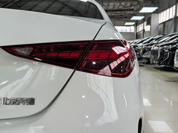 Mercedes-Benz C-Class 2024