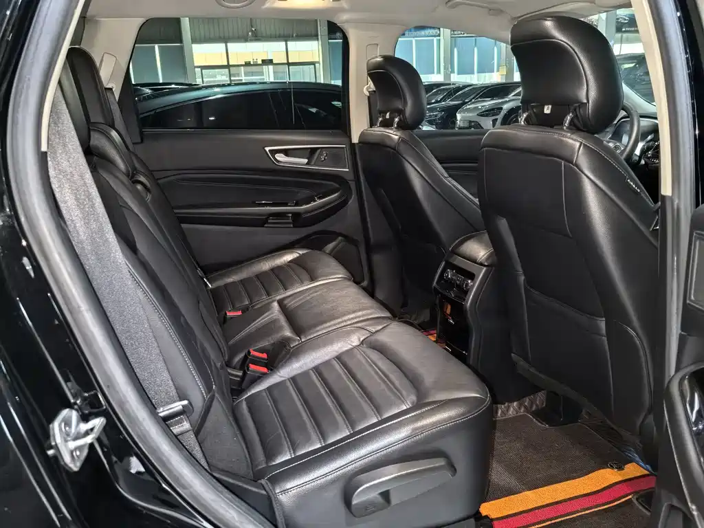 Ford Edge 2018 — фото 12