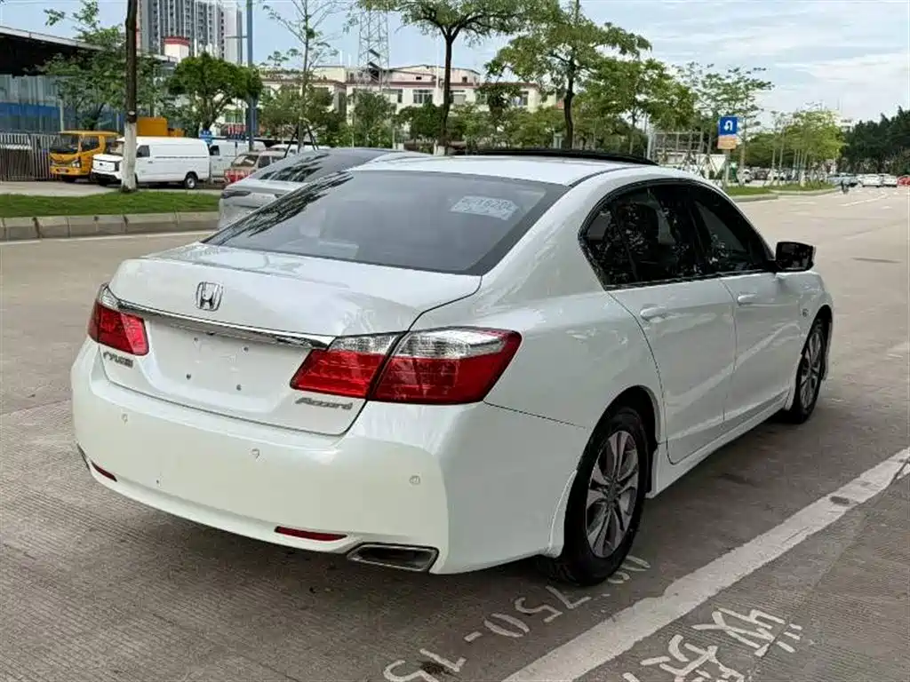 Honda Accord 2015 — фото 4