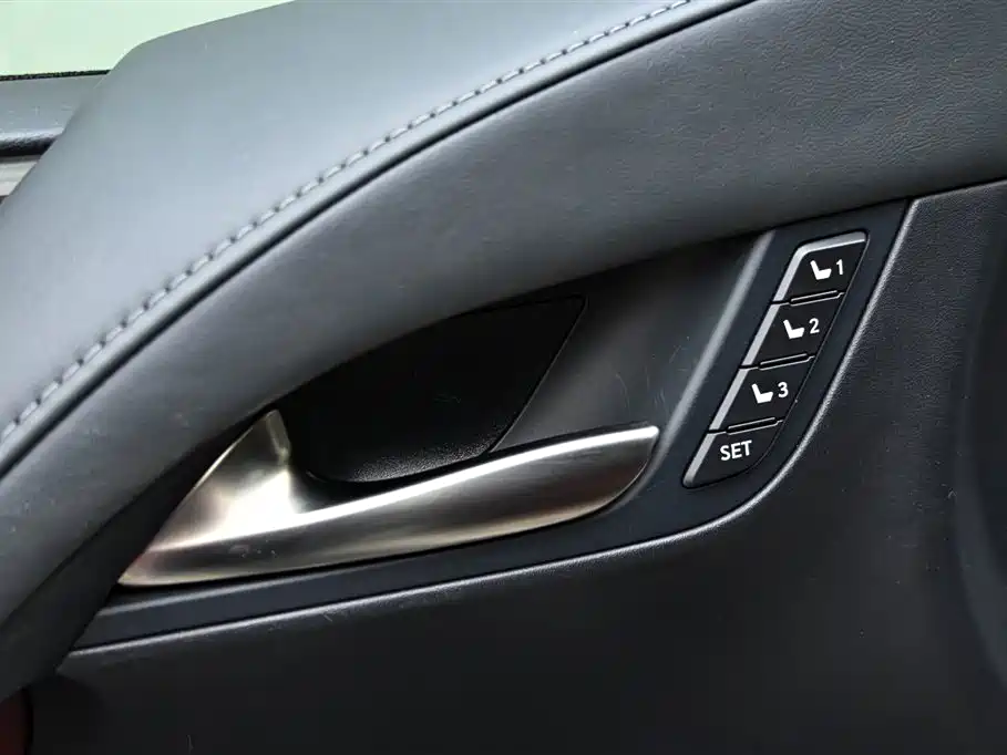 Lexus LX 2022 — фото 24
