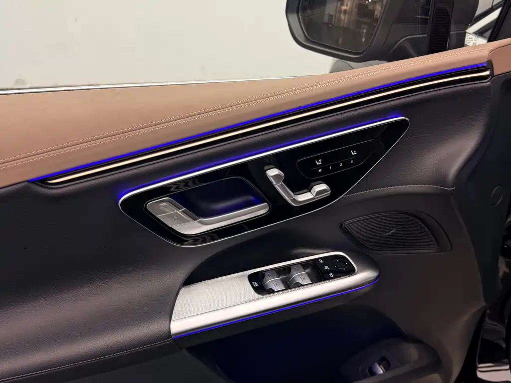 Mercedes-Benz EQE SUV 2025 — фото 13