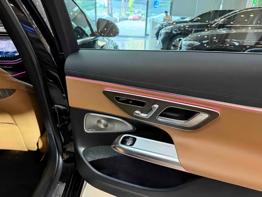 Mercedes-Benz E-Class 2024 — фото 17