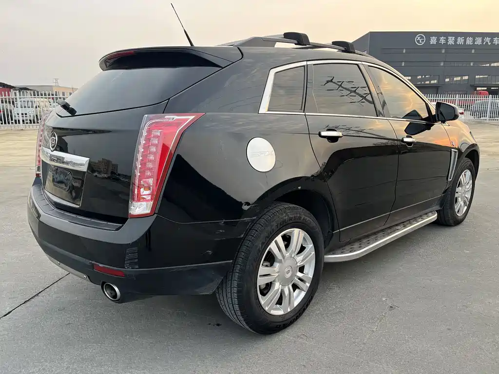 Cadillac SRX 2014 — фото 25