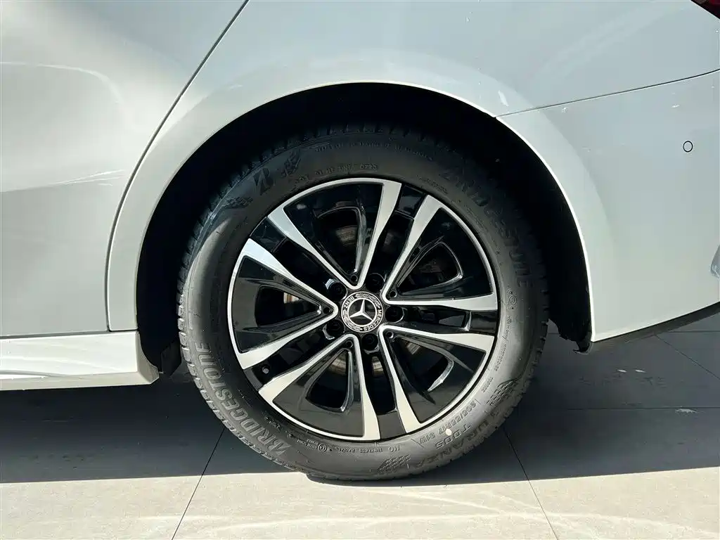 Mercedes-Benz A-Class 2023 — фото 11