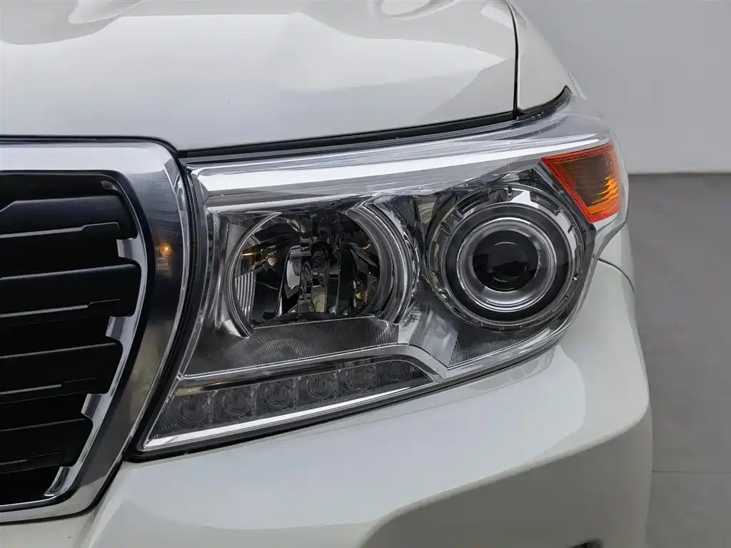 Toyota Land Cruiser 2016 — фото 3