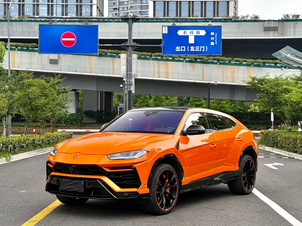 Lamborghini Urus 2022 — фото 3