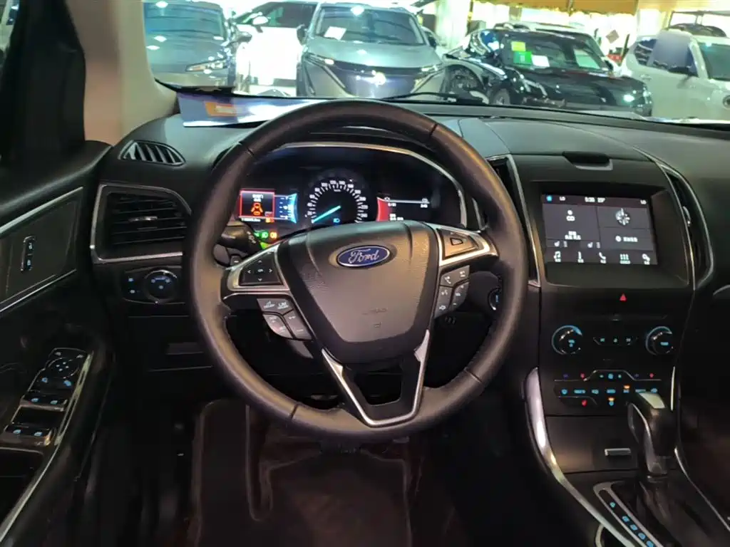 Ford Edge 2018 — фото 11