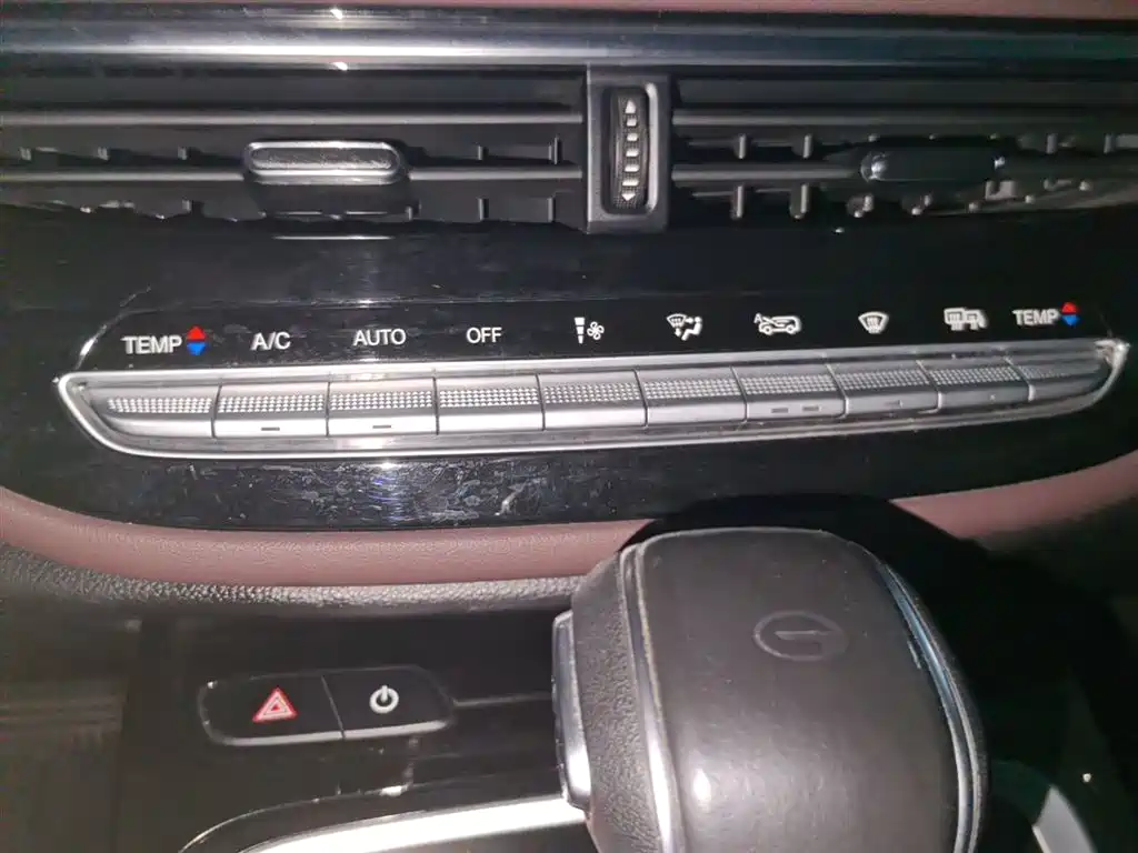 GAC Motor Trumpchi M6 2023 — фото 13