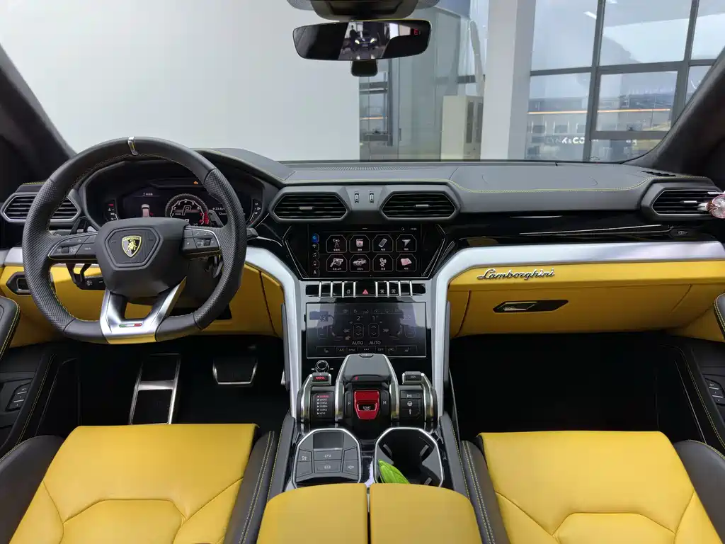Lamborghini Urus 2023 — фото 21