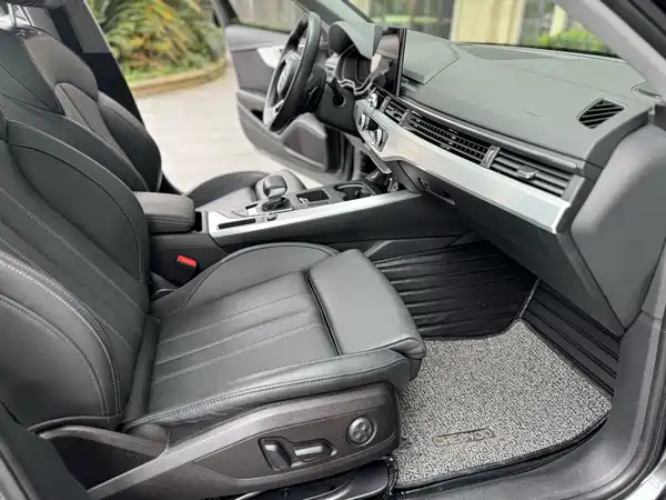 Audi A4L 2020