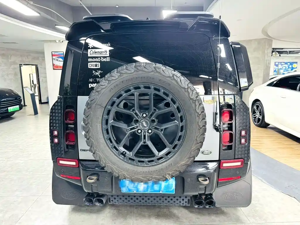 Land Rover Defender 2023 — фото 3