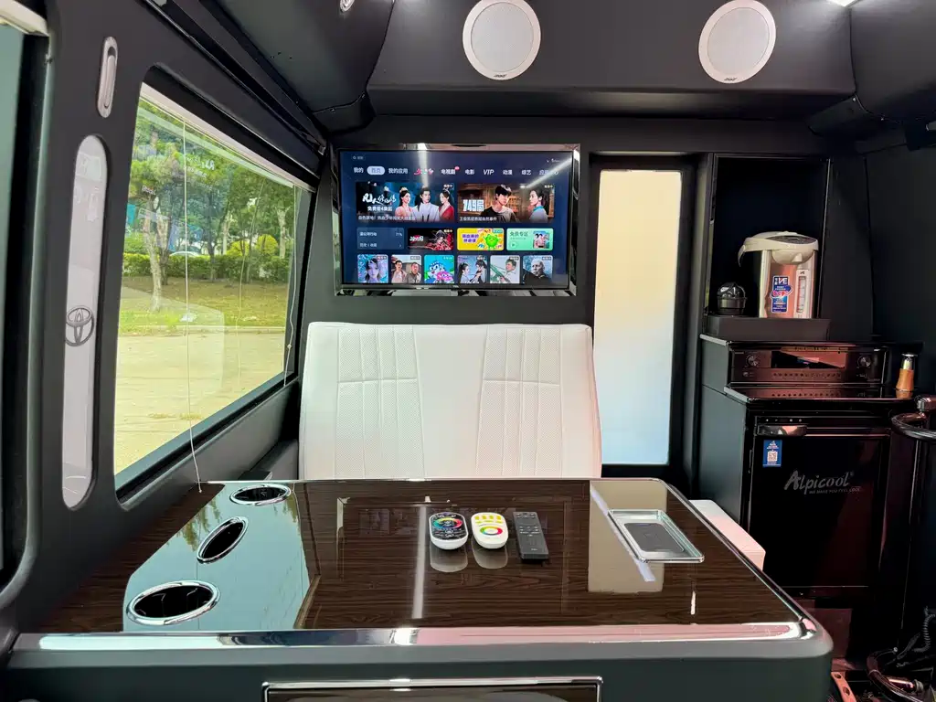 Toyota Coaster 2018 — фото 18