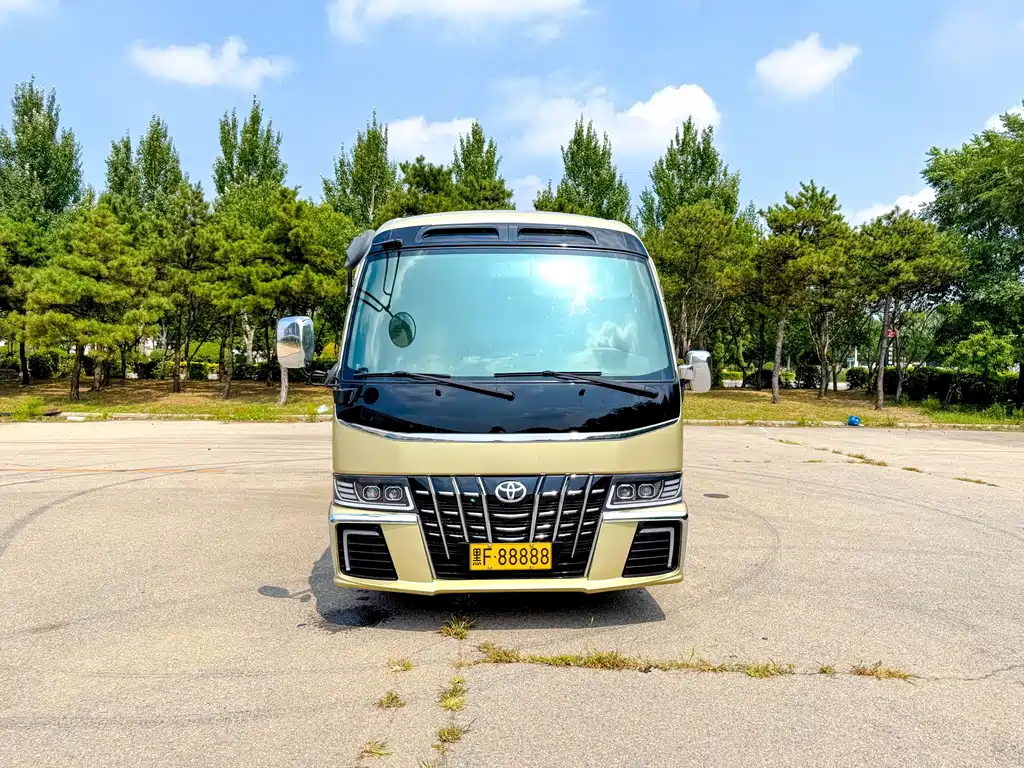 Toyota Coaster 2018 — фото 3