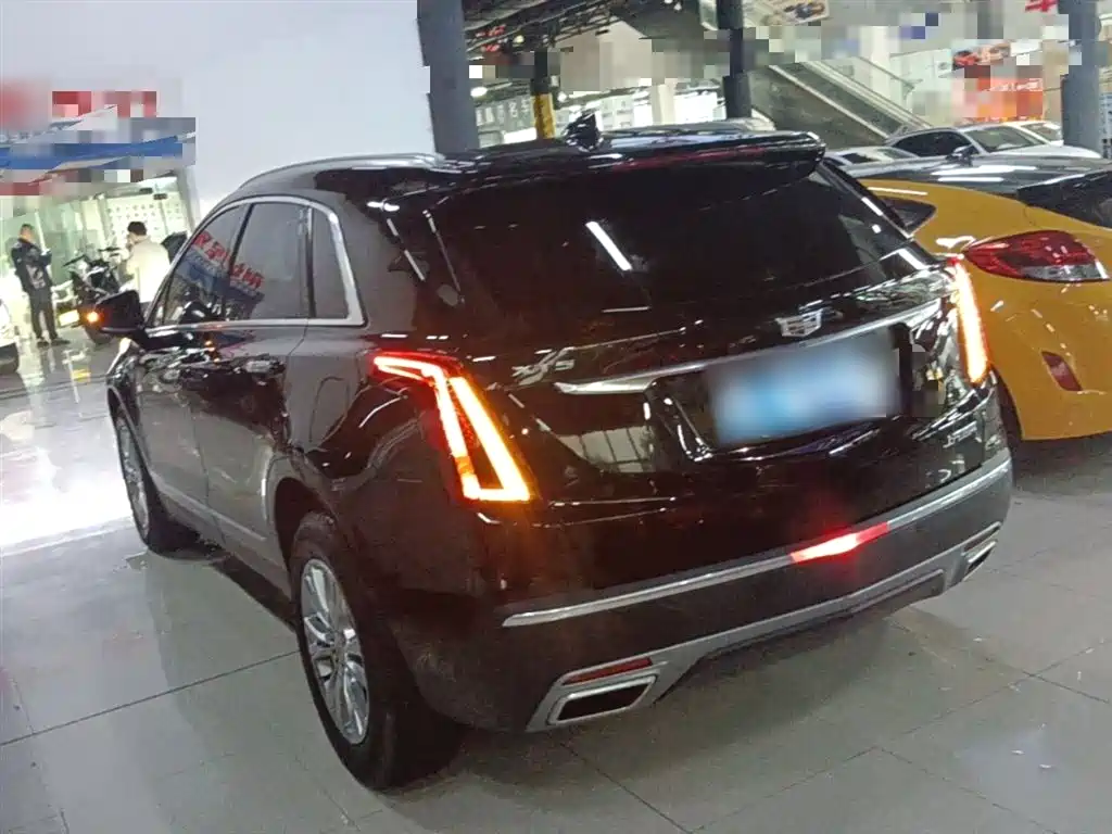 Cadillac XT5 2023 — фото 5