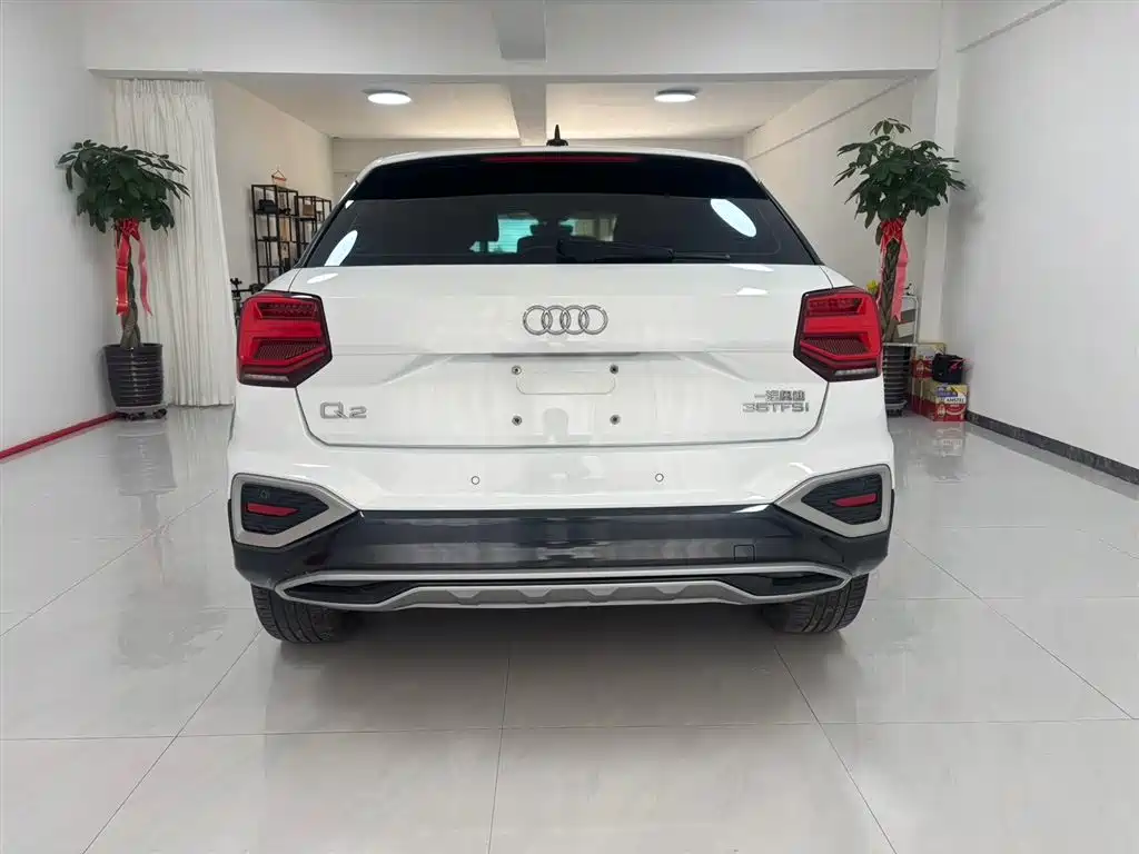 Audi Q2L 2022 — фото 16