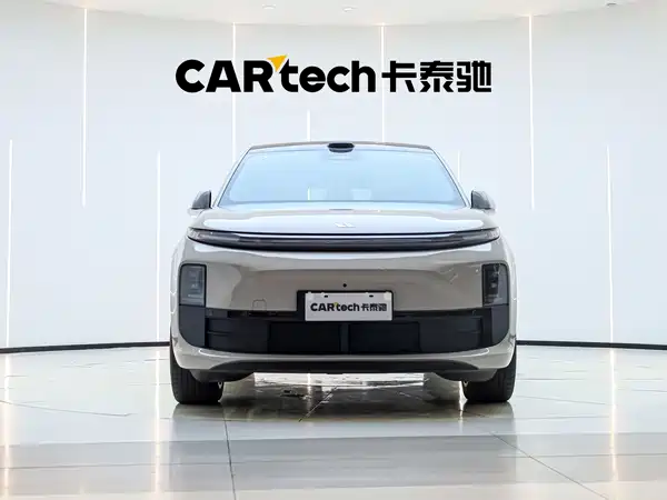 Li Auto L6 2025
