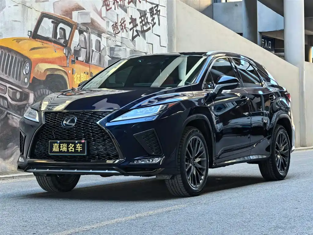 Lexus RX 2022 — фото 1