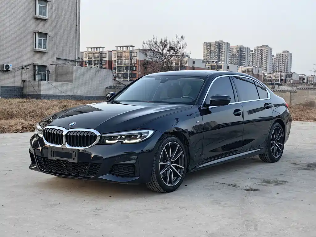 BMW 3 Series 2022 — фото 1