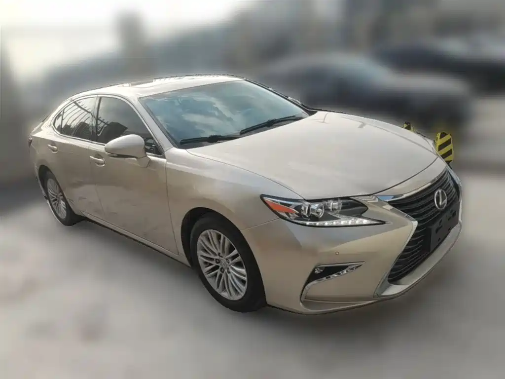 Lexus ES 2015 — фото 7