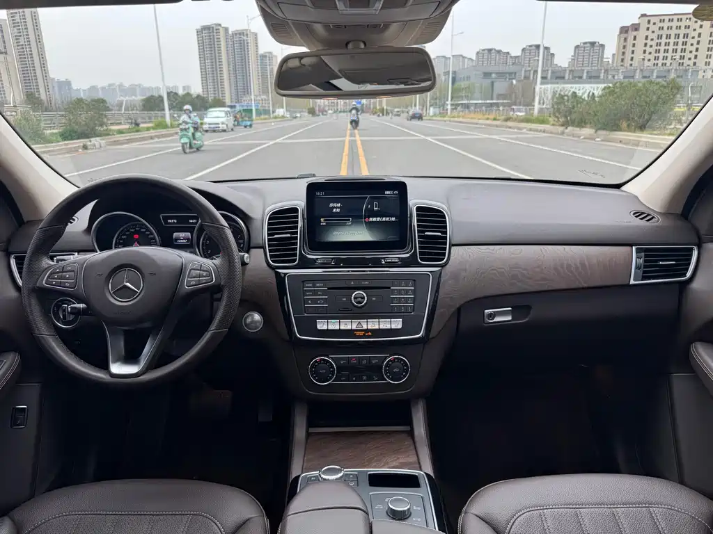 Mercedes-Benz GLE 2016 — фото 26