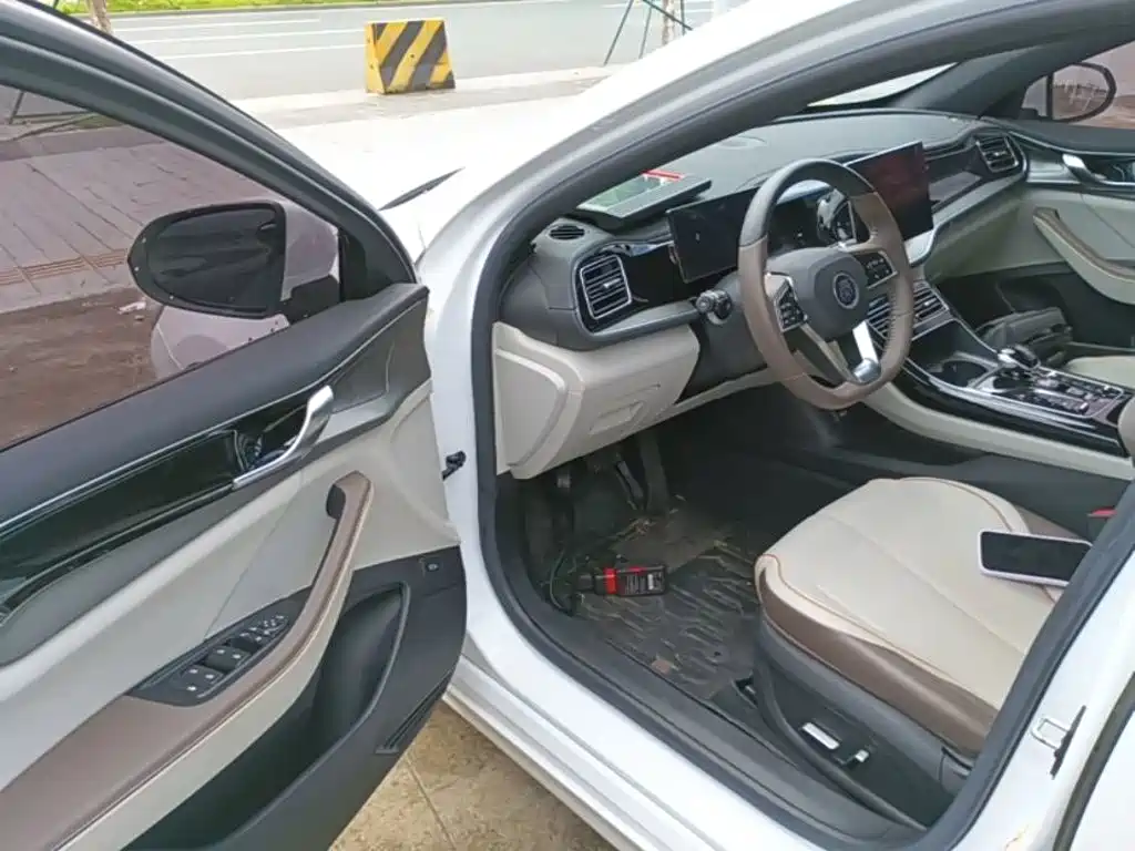 BYD Qin PLUS 2023 — фото 16
