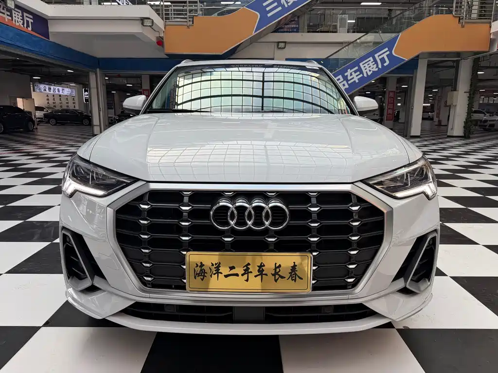 Audi Q3 2022 — фото 2