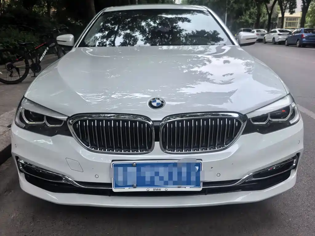 BMW 5 Series 2018 — фото 2