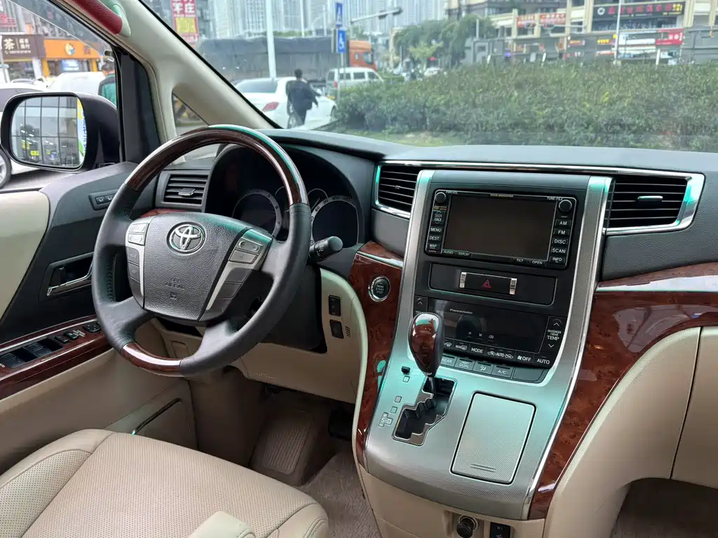 Toyota Alphard 2011 — фото 23