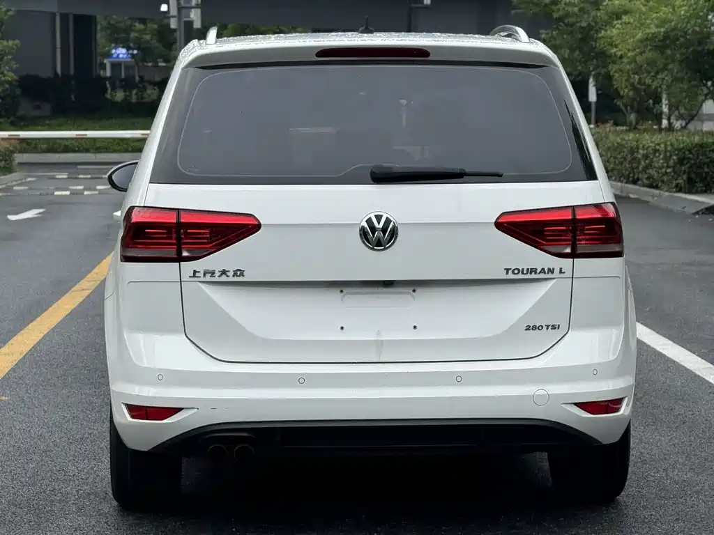 Volkswagen Touran 2018 — фото 6