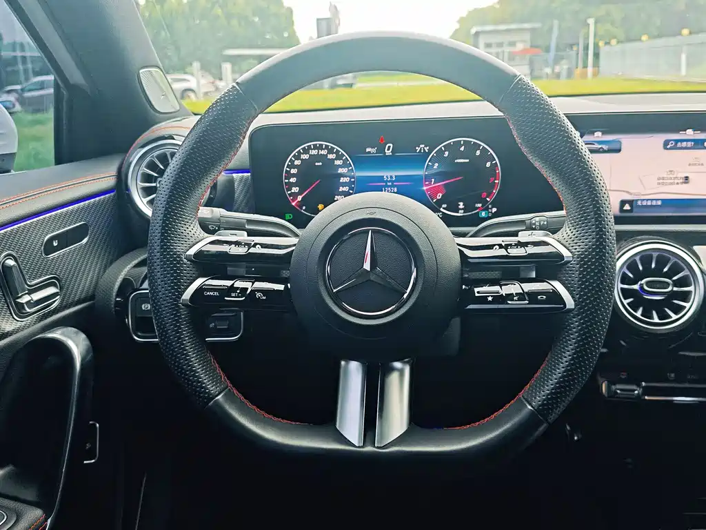 Mercedes-Benz A-Class 2024 — фото 12