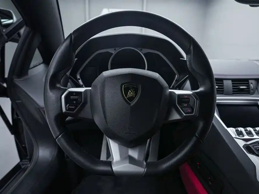 Lamborghini Aventador 2016 — фото 17