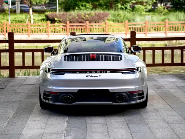 Porsche 911 2023