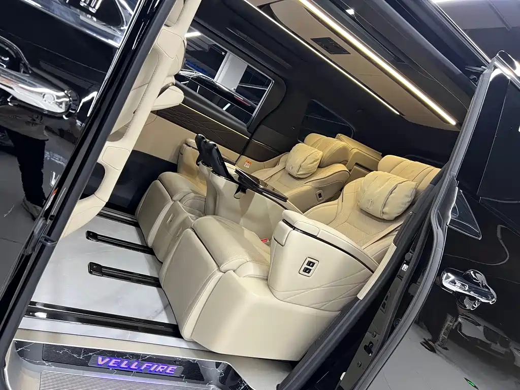 Toyota Vellfire 2026 — фото 11