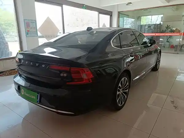 Volvo S90 2022