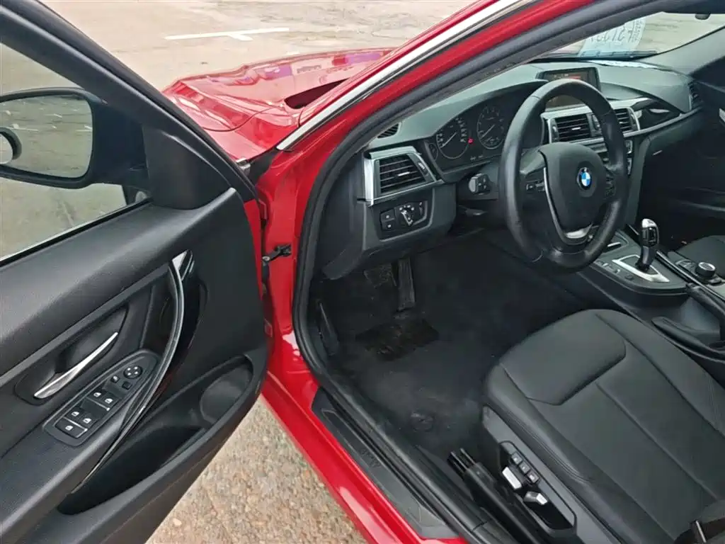 BMW 3 Series 2017 — фото 16