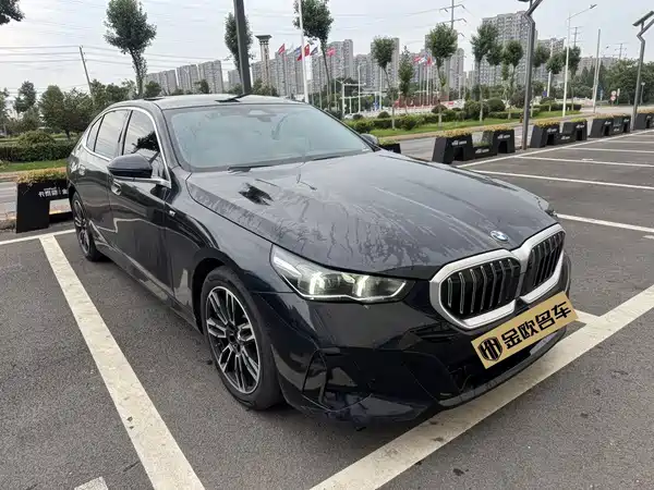 BMW 5 Series 2025