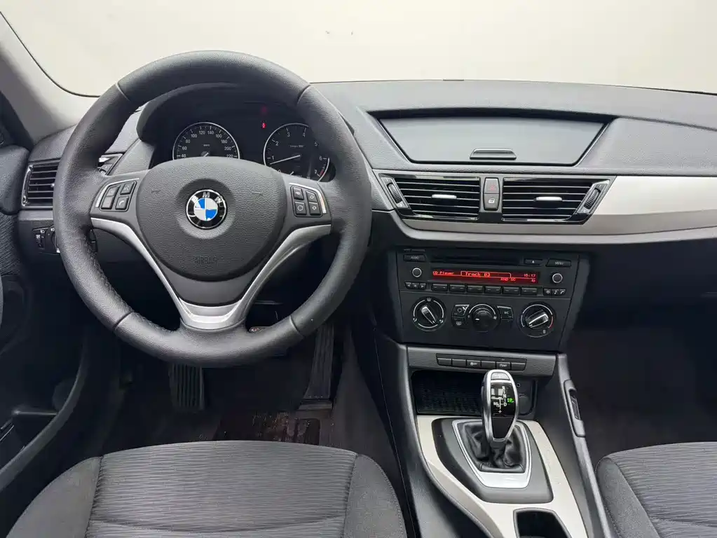 BMW X1 2014 — фото 12