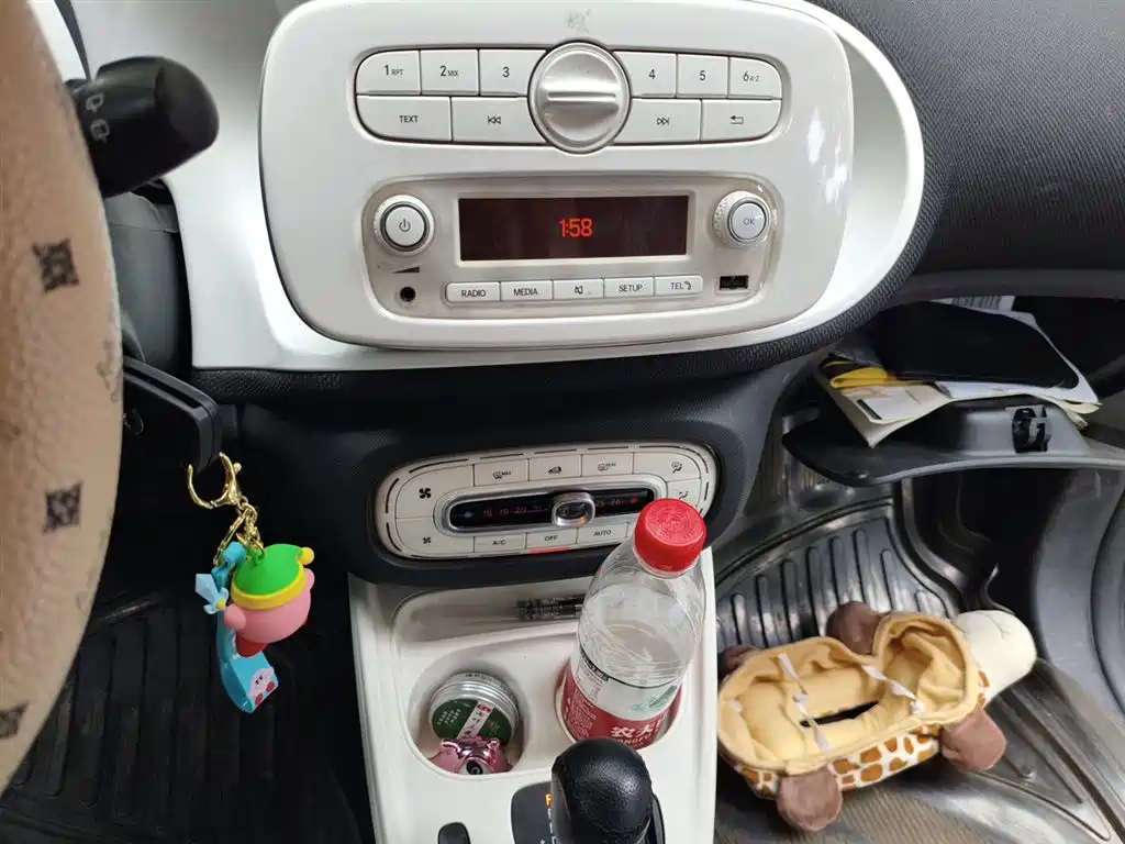 smart Fortwo 2016 — фото 14