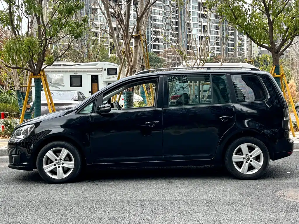 Volkswagen Touran 2015 — фото 8