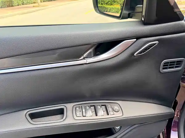Maserati Ghibli 2015