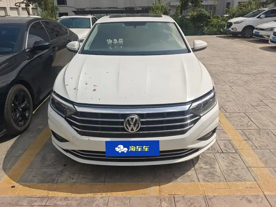 Volkswagen Sagitar 2019
