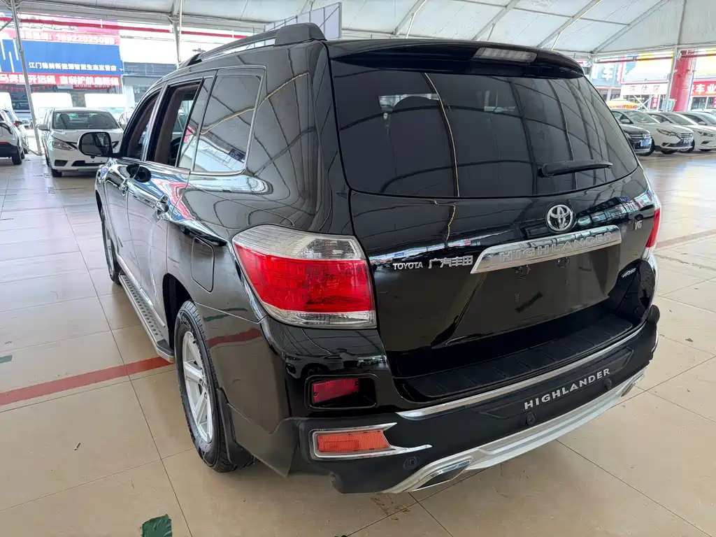 Toyota Highlander 2014 — фото 10