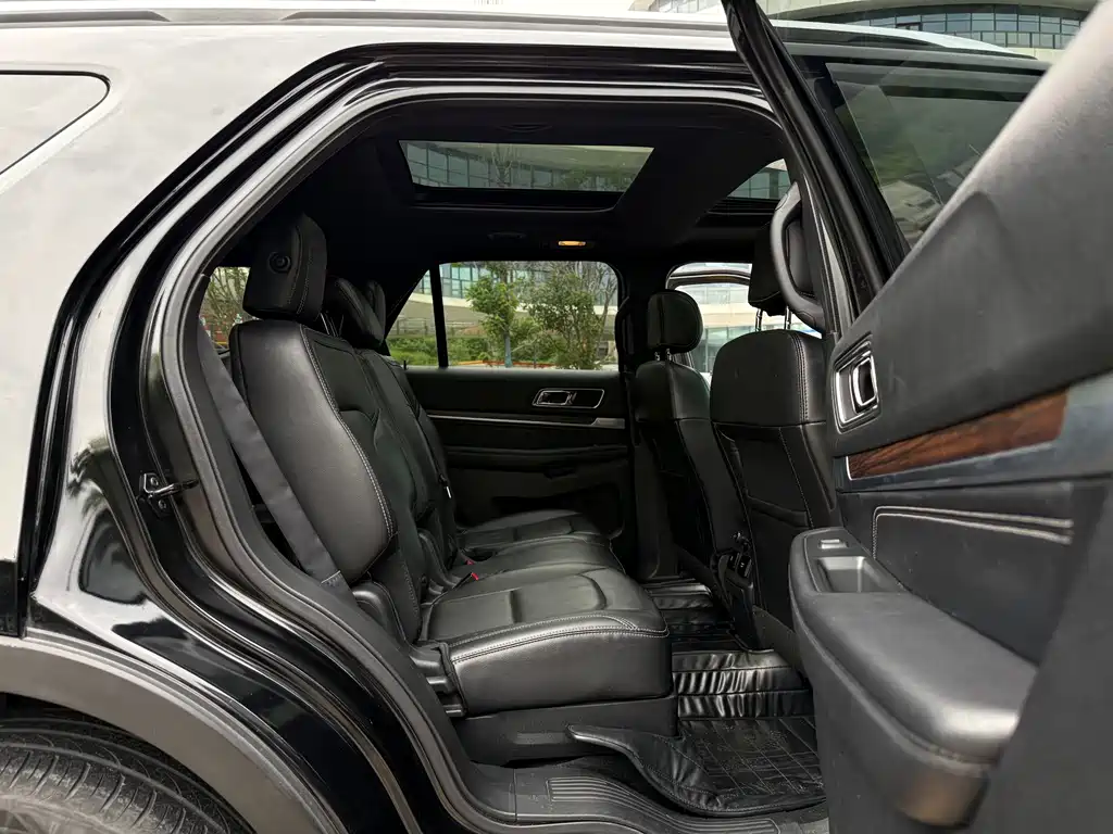 Ford Explorer 2016 — фото 24